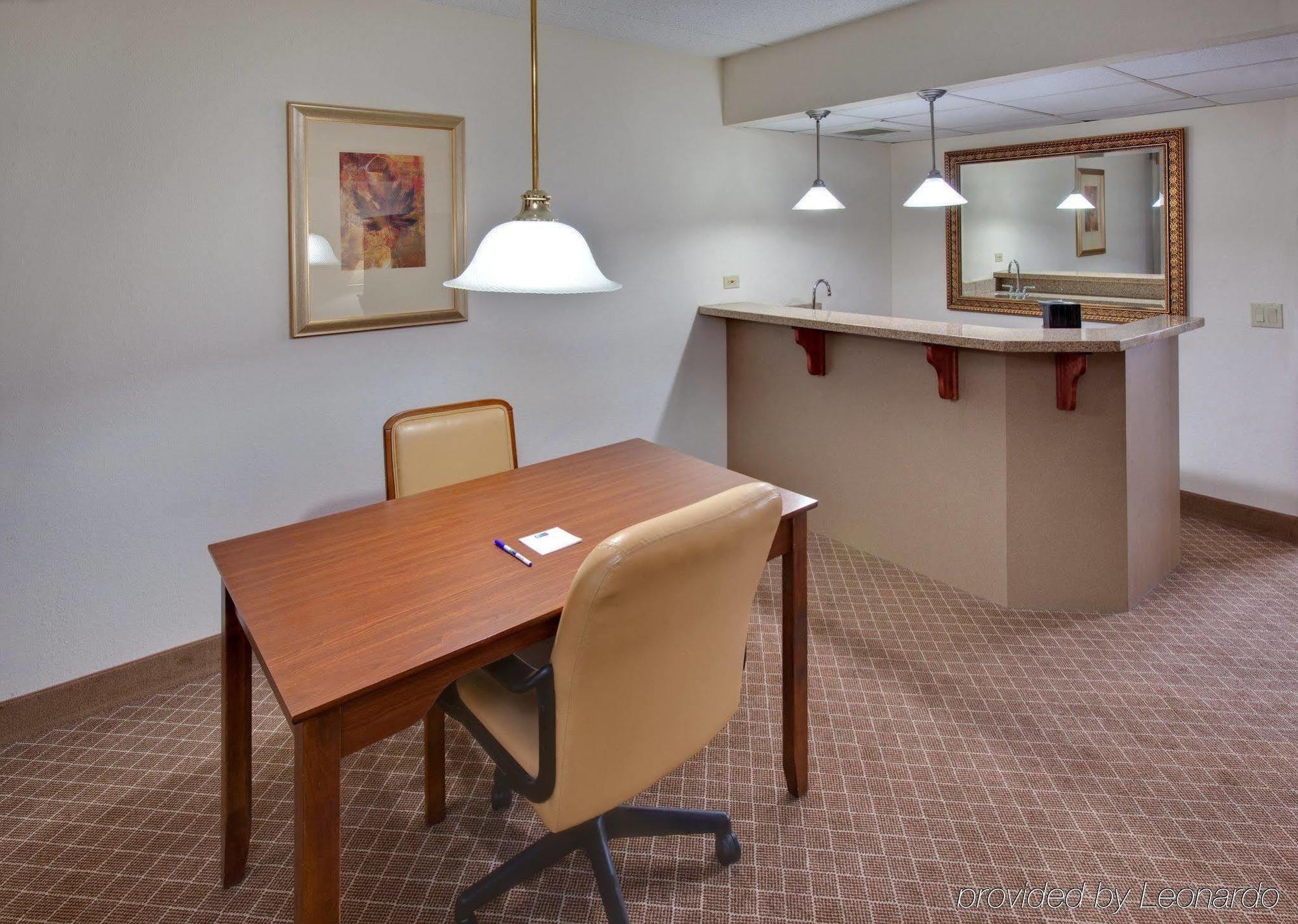 Holiday Inn Express Chicago Nw - Arlington Heights By Ihg Oda fotoğraf